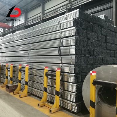 Yüksek Kaliteli Ss330 Ss400 S235jr Q195 Q235 Q345 Kalınlığı 0.6-25mm Özel Boyut ve Yüzeyi Sanayici Fiyatı ile Kare/Dörtgen Galvanizli Çelik Boru
